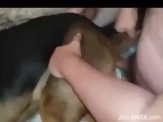 Guy needs to fuck the beast up with his throbber
